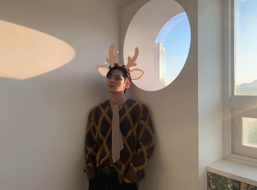 のインスタグラム：「Merry christmas🎄 #ORβIT  #EαRTH」