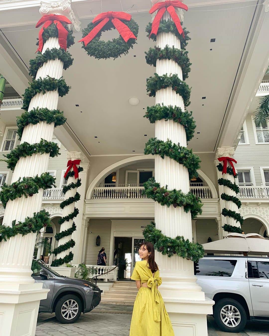 小野澤玲奈のインスタグラム：「ハワイじゃないクリスマスは４年ぶりで どう過ごせばいいか 分からなくなりました🎅🏽❓🤷‍♀️  去年の今頃のモアナ🎄  一年分のご褒美は 来年に持ち越し🌈  とにかくきょうからしばらく休めることが 幸せ〜😊😭😂  身近な人と穏やかに過ごしましょう💁‍♀️  みなさまmele kalikimaka🎁💋✨  #穏やかに過ごす #クリスマス  #melekalikimaka  #去年の今頃  #来年は行けますように」