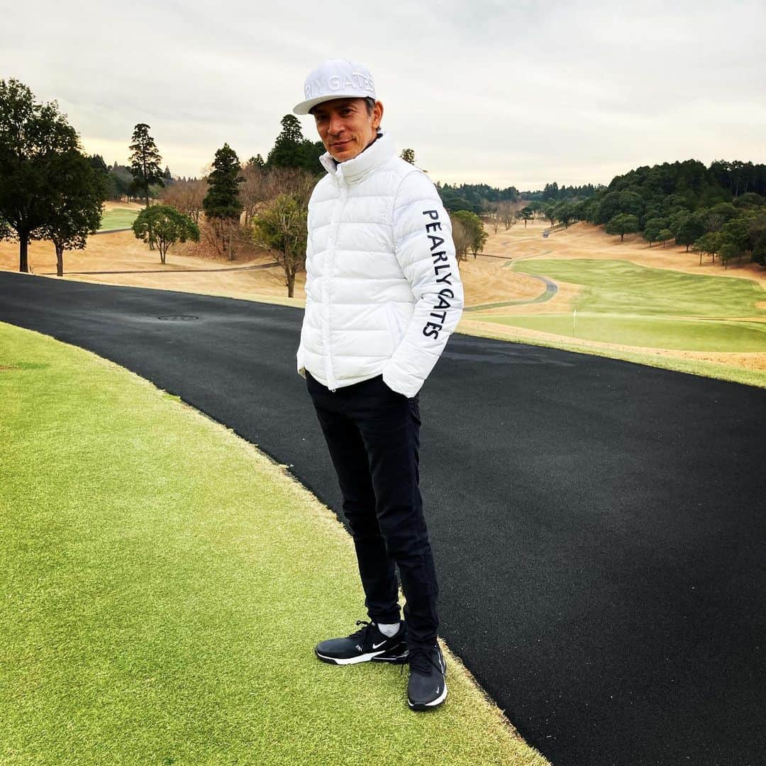 日比野玲さんのインスタグラム写真 - (日比野玲Instagram)「寒くても、、大丈夫！ @pearlygates_official  #golf #golffashion #golfwear #ゴルフ打ち納め #あるね ！ #merrychristmas」12月25日 16時25分 - aquilano_hibino