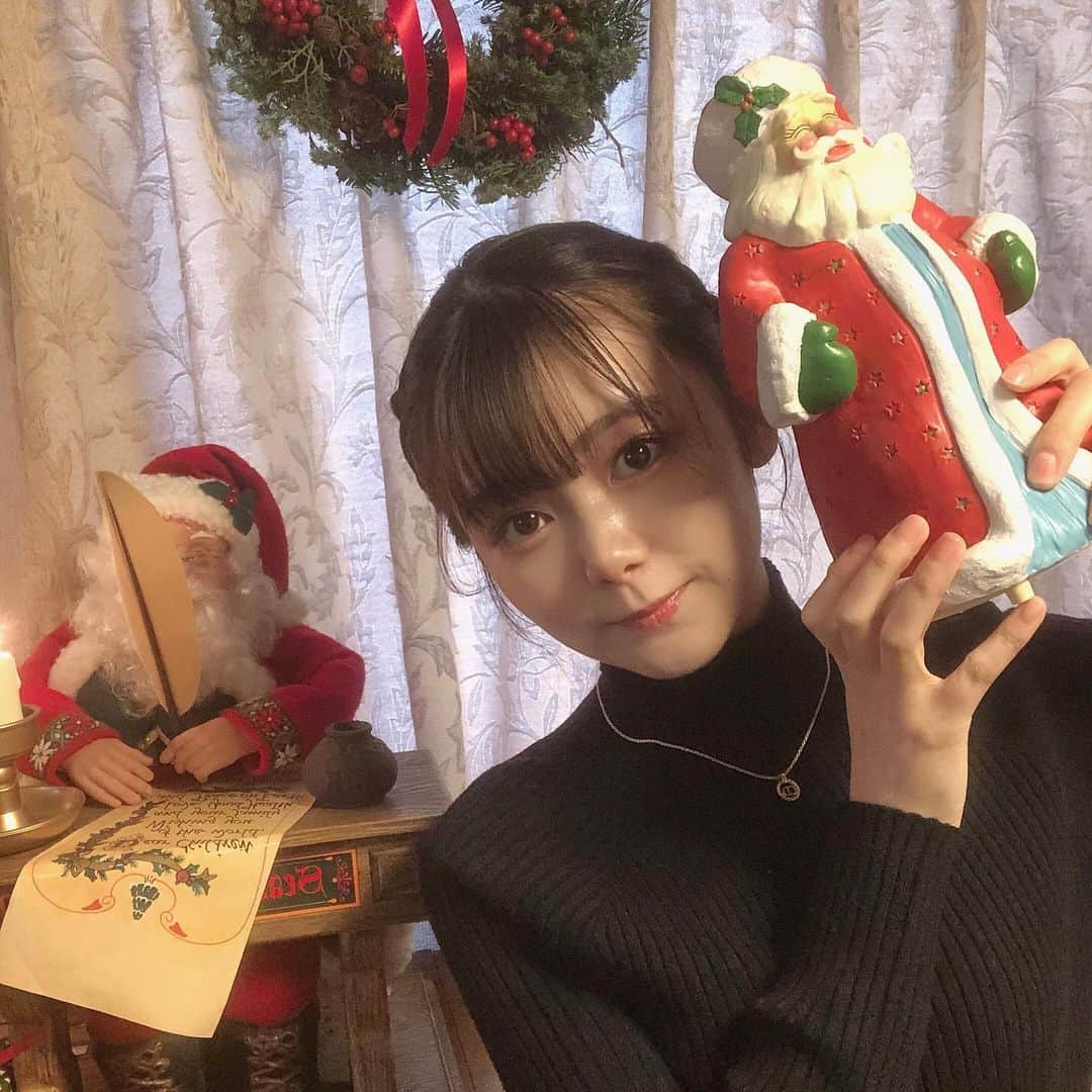 宮川里奈のインスタグラム：「メリークリスマス💚🎄❤️ #クリスマス」