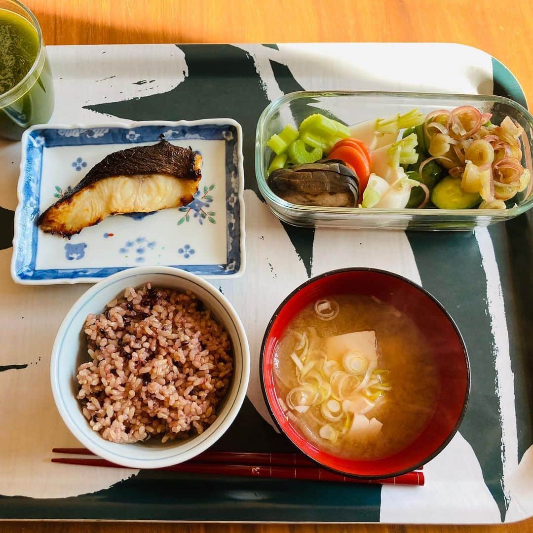 岸谷香さんのインスタグラム写真 - (岸谷香Instagram)「朝ご飯モリモリ食べて、ビルボード東京入り❗️ リハやって、抗原検査も全員クリア❗️お越し頂く皆様安心して来て下さいね。 さぁ後は楽しむだけだ😍ハッピークリスマス🎄 #岸谷香 #ビルボード東京ライブ」12月25日 16時40分 - unlockthegirls