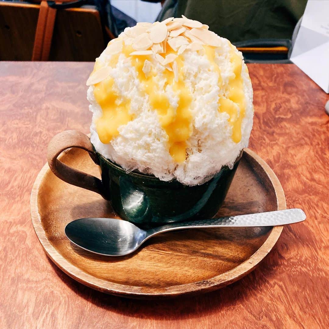 田名部生来さんのインスタグラム写真 - (田名部生来Instagram)「. ケーキも食べますが氷も🧊 ・アボ酒マス🎄 ・横綱ミルク (味噌キャラメルみつ) ・パッションチョコっとティー よもやよもやおかずでした。 丼でした。うまい🍚  #本日のかき氷」12月25日 16時42分 - mnkspnpn