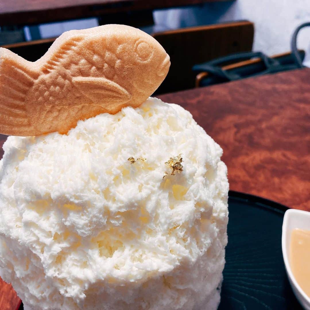 田名部生来さんのインスタグラム写真 - (田名部生来Instagram)「. ケーキも食べますが氷も🧊 ・アボ酒マス🎄 ・横綱ミルク (味噌キャラメルみつ) ・パッションチョコっとティー よもやよもやおかずでした。 丼でした。うまい🍚  #本日のかき氷」12月25日 16時42分 - mnkspnpn