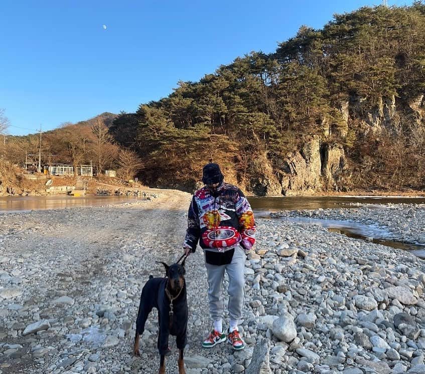 チャンボム さんのインスタグラム写真 - (チャンボム Instagram)「🌲 #SUPREME #NIKE #OFFWHITE #FEAROFGOD #DOBERMAN」12月25日 16時48分 - c_bum1007