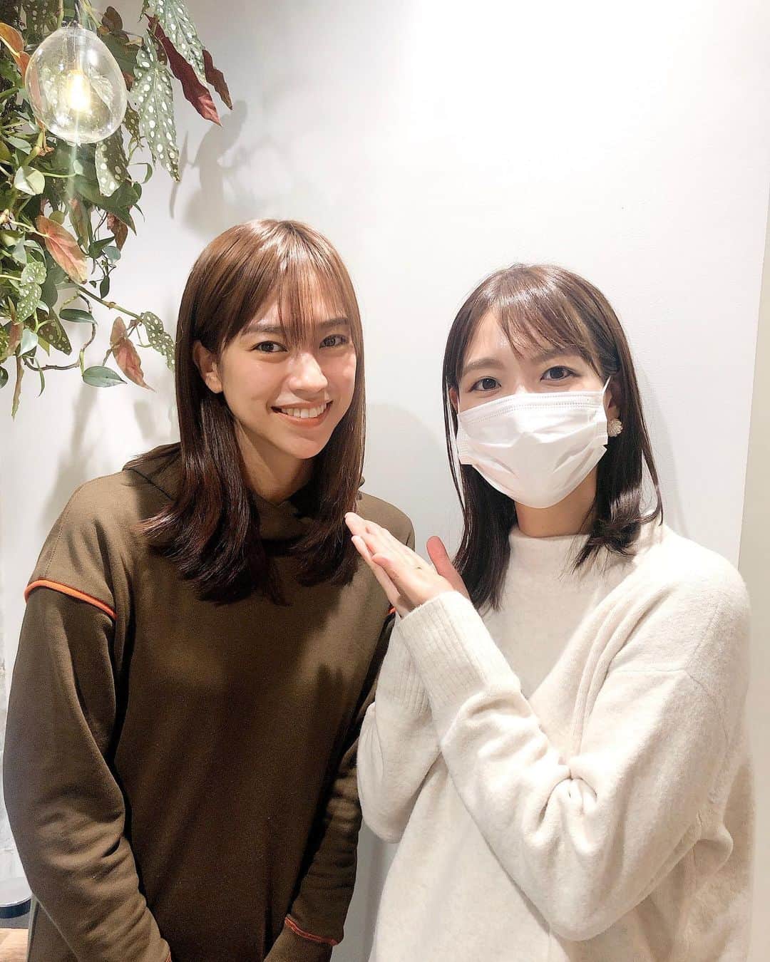 紺野ゆりのインスタグラム：「🧖‍♀️ 先月から月一でメンテナンスしてもらっている 『恵比寿オーガニックサロン』☆ ラジオ波でリフトアップしてもらってます。 頭からデコルテや背中までリンパマッサージもしてくれるので、身体もすーっきり✨ 睦子さんありがとうございました(o^^o)  美容室『HanaWa』( @hanawa_hair)のサロン内にあるのでカラーついでに行けるのも便利で おすすめ☺️✨  #恵比寿#恵比寿ヘアサロン #エステサロン#リフトアップ#ラジオ波」