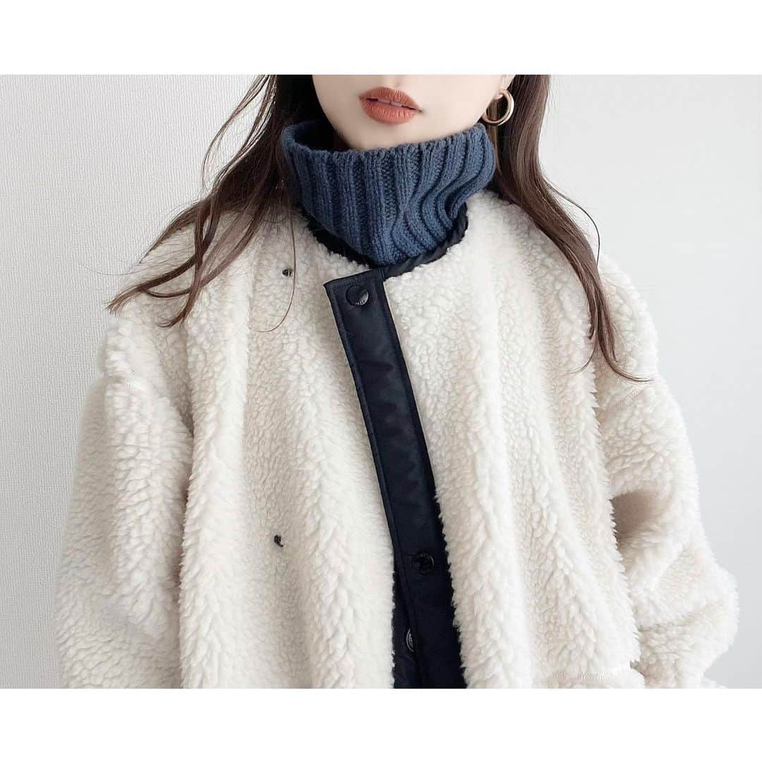 kumiのインスタグラム：「今日も今日とてベイマックス☃️。 ネイビーのタートルとの相性もとても良き。  このコート、無事購入できたのかな… 朝から勝手にそわそわしてます🦦  #hyke#galerievie#sophiebuhai」