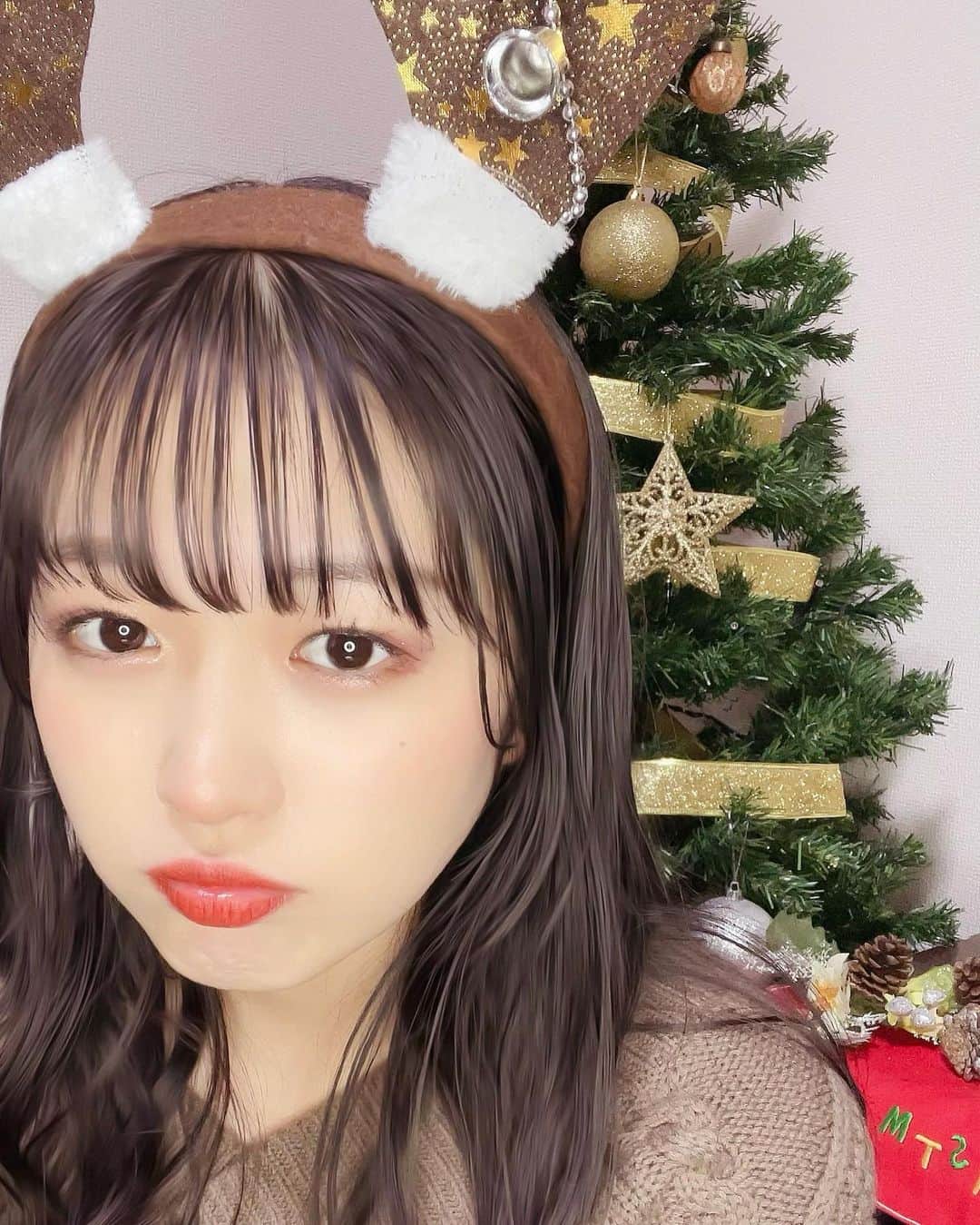 ミユフィーヌ（REVERBEE）のインスタグラム：「🔔🎅Merry X'mas🎄🌟#merrychristmas #happychristmas #xmas #トナカイ #トナカイになりたい #クリスマスツリー #jk」