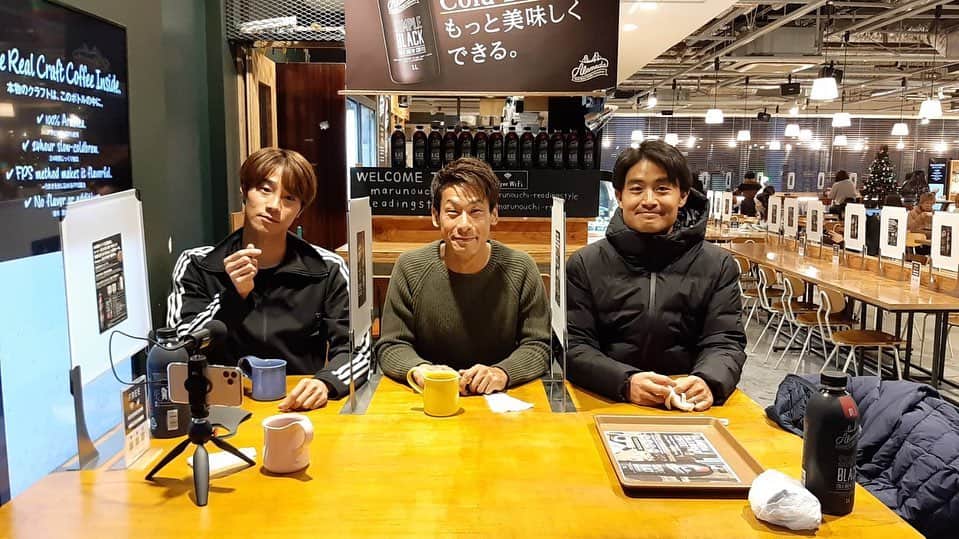 星原健太さんのインスタグラム写真 - (星原健太Instagram)「「YouTuber会」 カフェがおしゃれでした☕️ #田中恵太 #youtube #岩渕良太 #下平匠 #星原健太 #東京カフェ #マルノウチリーディングスタイル #丸の内カフェ」12月25日 17時10分 - kentahoshihara