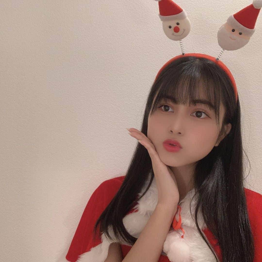 清水梨央さんのインスタグラム写真 - (清水梨央Instagram)「☺︎﻿ メールクリスマス🎄﻿ ﻿ #오오티디#옷스타그램#셀카#셀카그램#셀카스타그램」12月25日 17時10分 - rio_shimizu