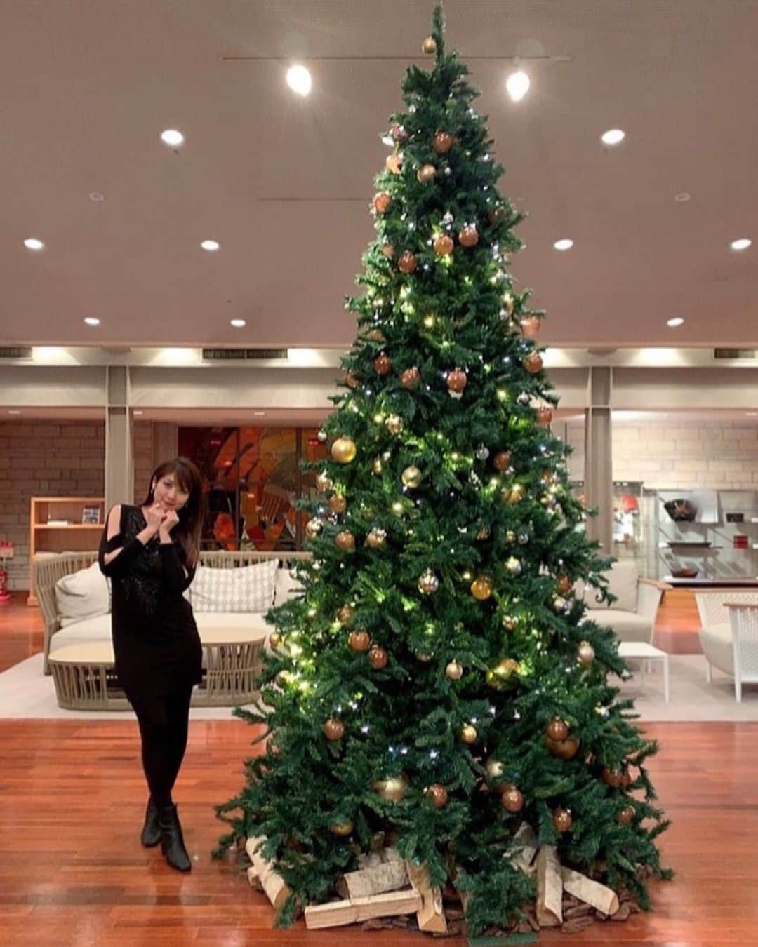 神谷麻美さんのインスタグラム写真 - (神谷麻美Instagram)「#christmastree 🎄💖🌕💖👼🏻💖✨  #サンタさん …🙏🏻❤✨」12月25日 17時14分 - asamice428