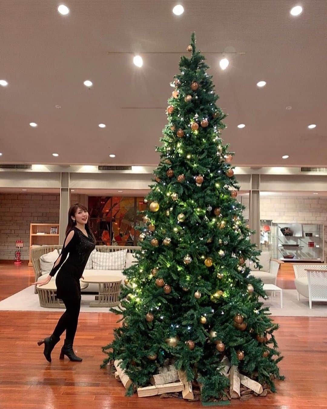 神谷麻美さんのインスタグラム写真 - (神谷麻美Instagram)「#christmastree 🎄💖🌕💖👼🏻💖✨  #サンタさん …🙏🏻❤✨」12月25日 17時14分 - asamice428
