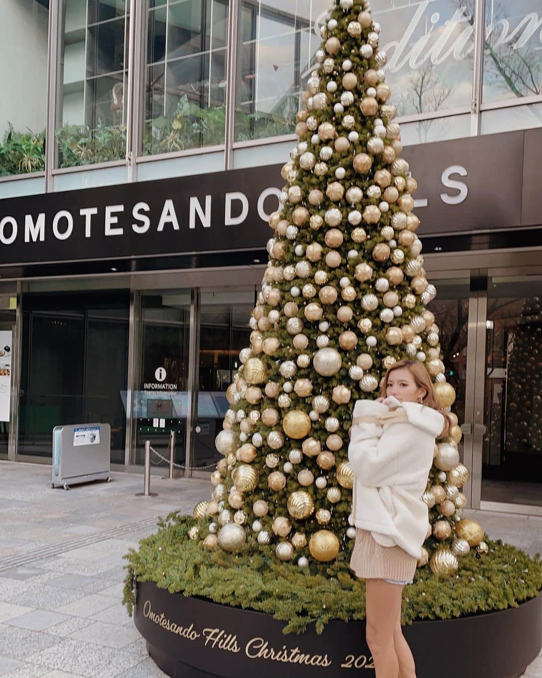 越川真美さんのインスタグラム写真 - (越川真美Instagram)「❄⛄️❄⛄️❄⛄️❄⛄️❄.  まぁさ、クリスマスの雰囲気とか ご飯とか特別な感じ好きだけどさ ただの平日よね。うん  #christmas2020」12月25日 17時20分 - koshikawamami