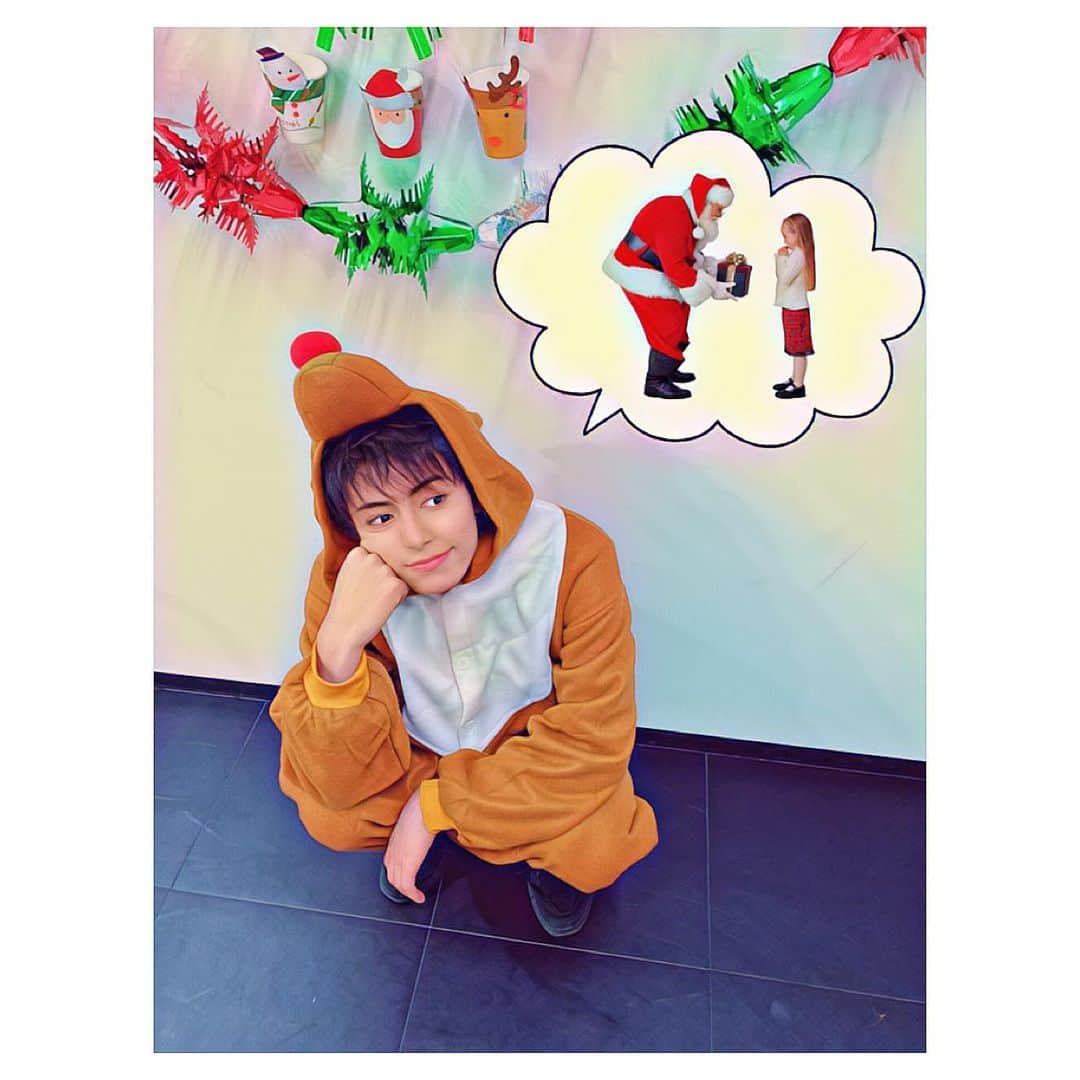 岸本勇太のインスタグラム：「俺は外で待ってまーす🦌  #merrychristmas」