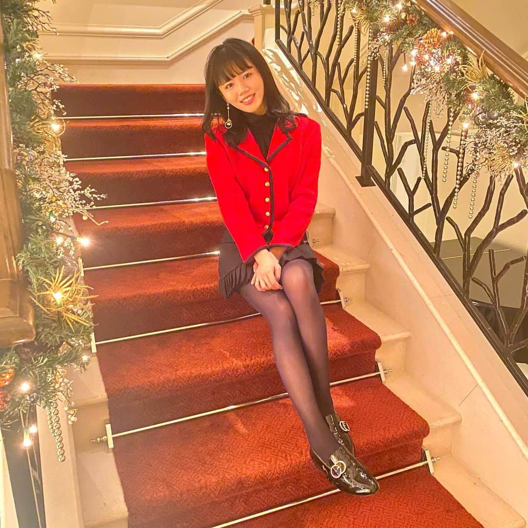 原望奈美さんのインスタグラム写真 - (原望奈美Instagram)「#merrychristmas 🎄❤️ ⁣ ⁣撮影での２枚✨ ちょっと前の写真がすごくいい感じの色合いだった♪  今日にぴったりだ、嬉しい！  みなさんは、何して過ごしますかー？  ⁣ ⁣ ⁣ ⁣ ⁣ ⁣ ⁣ ⁣ ⁣ ⁣ ⁣ ⁣ #クリスマスコーデ #イルミネーション #赤色 #キラキラ #ホームアローン 感がある♡」12月25日 17時24分 - vo_nozomi