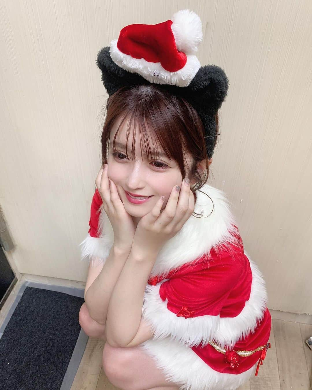 佐倉みきさんのインスタグラム写真 - (佐倉みきInstagram)「メリークリスマス♡ サンタさん衣装だよ🎅 お耳がかわいいね🧸  #メリークリスマス　#サンタさん　#サンタ　#サンタコス　#サンタコスプレ　#コスプレ#christmas #costume #xmas #クリスマスコスプレ　#くま　#アイドル　#衣装　#冬　#かわいい　#idol」12月25日 17時25分 - sakura_miki96