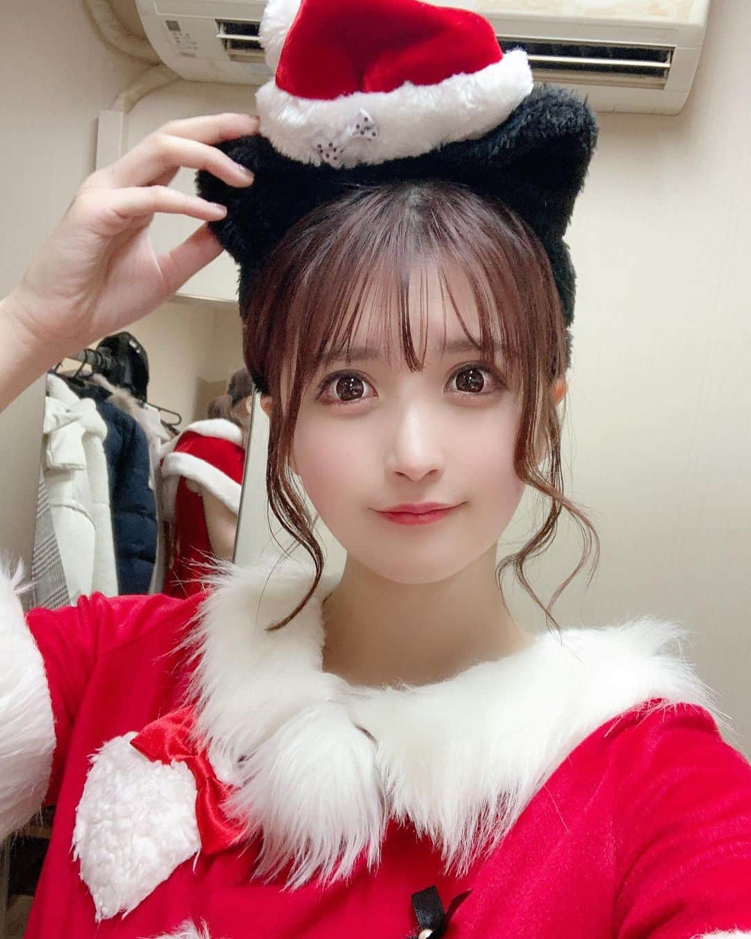 佐倉みきさんのインスタグラム写真 - (佐倉みきInstagram)「メリークリスマス♡ サンタさん衣装だよ🎅 お耳がかわいいね🧸  #メリークリスマス　#サンタさん　#サンタ　#サンタコス　#サンタコスプレ　#コスプレ#christmas #costume #xmas #クリスマスコスプレ　#くま　#アイドル　#衣装　#冬　#かわいい　#idol」12月25日 17時25分 - sakura_miki96