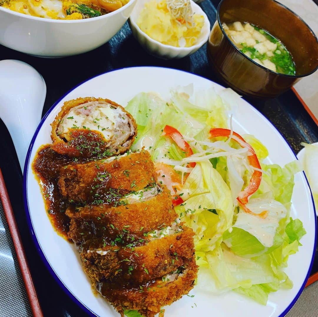 HIROさんのインスタグラム写真 - (HIROInstagram)「今日はボリュームが🤩🤩🤩🤩🤩 #ランチ #昼ごはん #日替わりランチ  #日替わり #美味い #安田大サーカスhiro」12月25日 17時40分 - hiro19770420