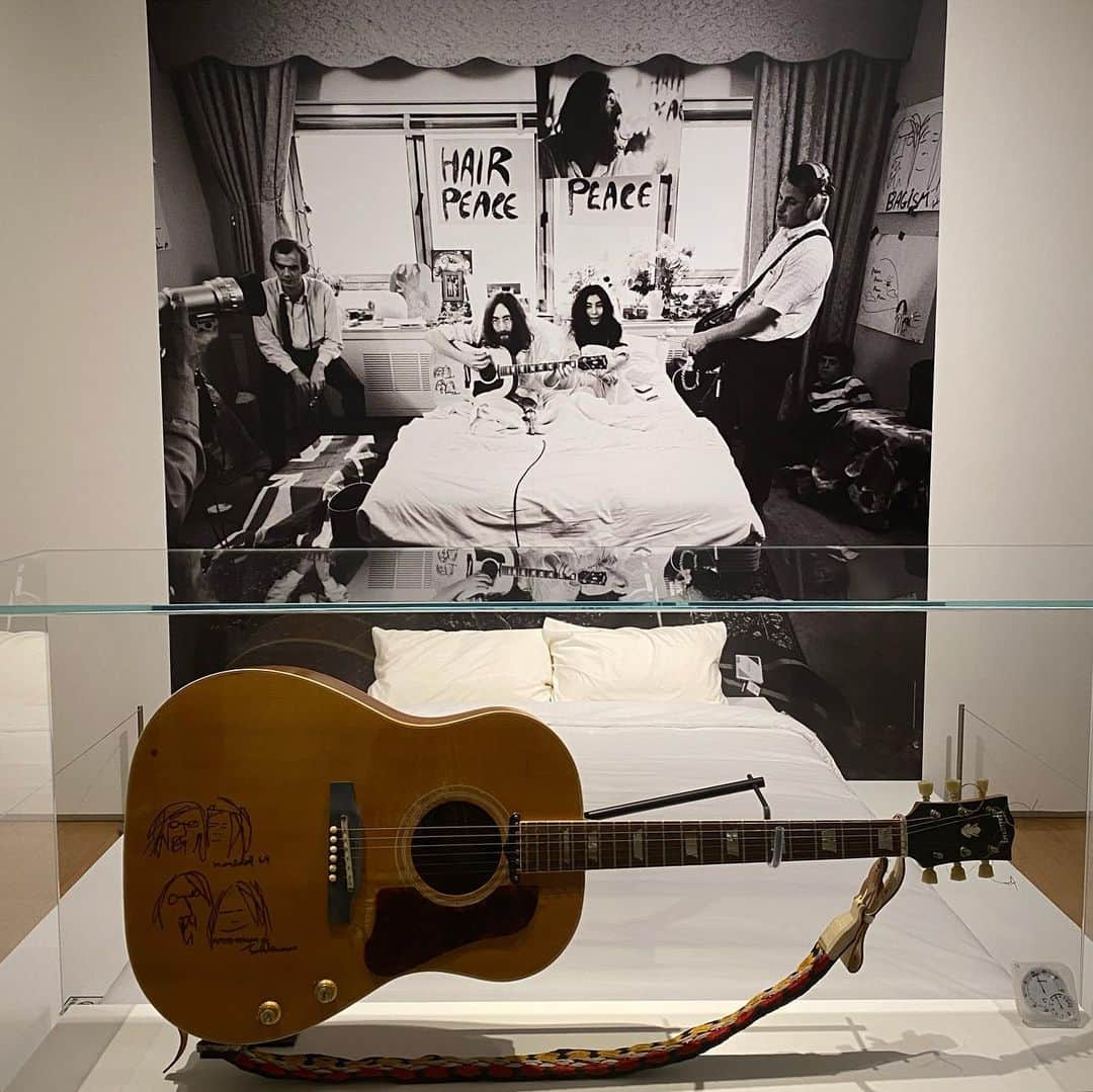 真奈さんのインスタグラム写真 - (真奈Instagram)「. DOUBLE FANTASY  -John & Yoko  ずっと楽しみにしてた場所に 行ってきました☺️  #doublefantasy  #johnandyoko #merryxmas ❤︎」12月25日 17時45分 - manatmnt0116