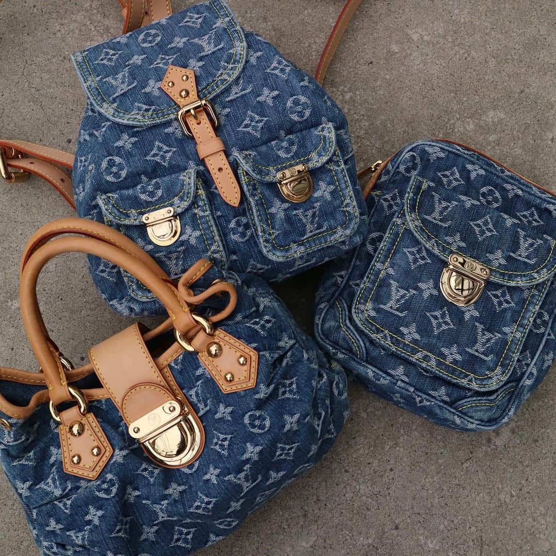 Vintage Brand Boutique AMOREさんのインスタグラム写真 - (Vintage Brand Boutique AMOREInstagram)「Louis Vuitton × Marc Jacobs Monogram Denim bags💙  🔍On website search for Hand bag▶️AO28518 Camera bag▶️Not available online, DM us to order! Backpack▶️AO23390  ✈️Free Shipping Worldwide 📩DM for more info and pricing  ➡️info@amorevintagetokyo.com  #louisvuitton #vintagelv #lv」12月25日 17時51分 - amore_tokyo