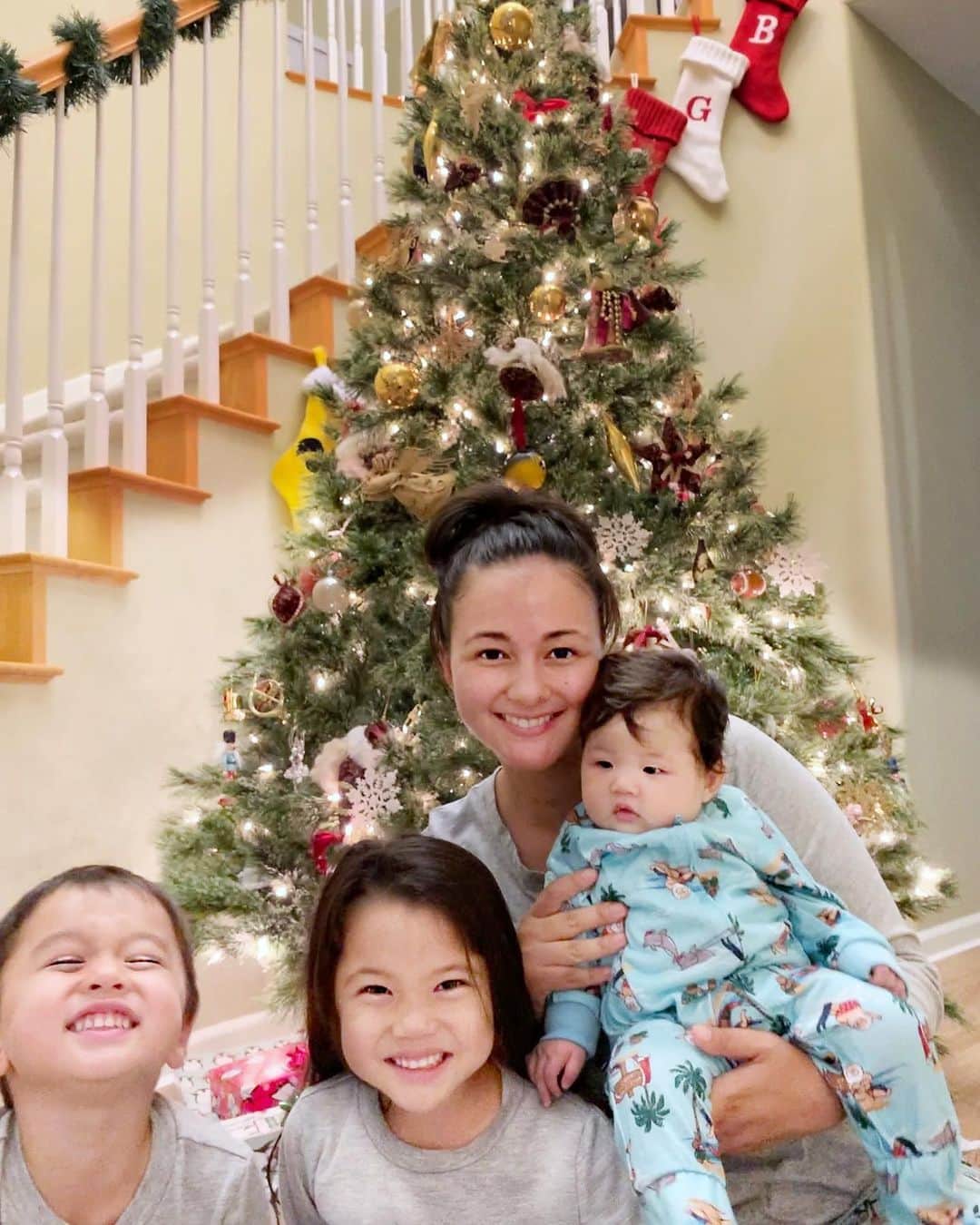 エリナ シルカのインスタグラム：「Merry Christmas Eve 🎄🎅」