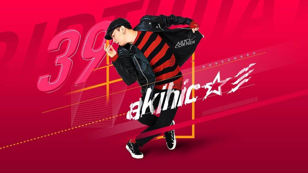 akihicのインスタグラム：「2020.12/25 39歳になりました🎄 38歳はコロナもあり凄く大変な一年でしたが、 そんな中でも立ち止まらず走り続け、 2021年に向けての準備期間の一年でした。  まだまだ油断はできないこのご時世ですが、 自分の中で掲げている『一生ワクワク』をモットーに 未来のダンスに夢見る子供達や自分についてきてくれている 生徒さん達に最高な未来を届けられるように 突っ走りたいと思います。  とにかく、 39歳は準備期間を無駄にしない様止まらず、 人生を決める一年にします。  これからもダンサーとして人に『ワクワク』を 届けられる様に頑張ります。  たくさんのコメントやメッセージを下さった皆様、 心から感謝です🥲✨  そして、 あと数時間になりましたが、 良いクリスマスをお過ごし下さい🎄✨  Designed by @kojikatsumi from：BIG CHEESE!!」