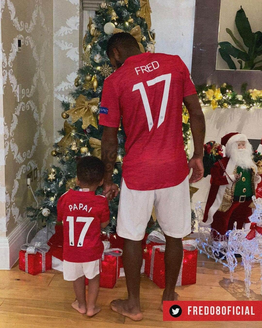 マンチェスター・ユナイテッドさんのインスタグラム写真 - (マンチェスター・ユナイテッドInstagram)「A heartwarming scene at the #Fred household 🏡🥰 #MUFC」12月25日 17時55分 - manchesterunited