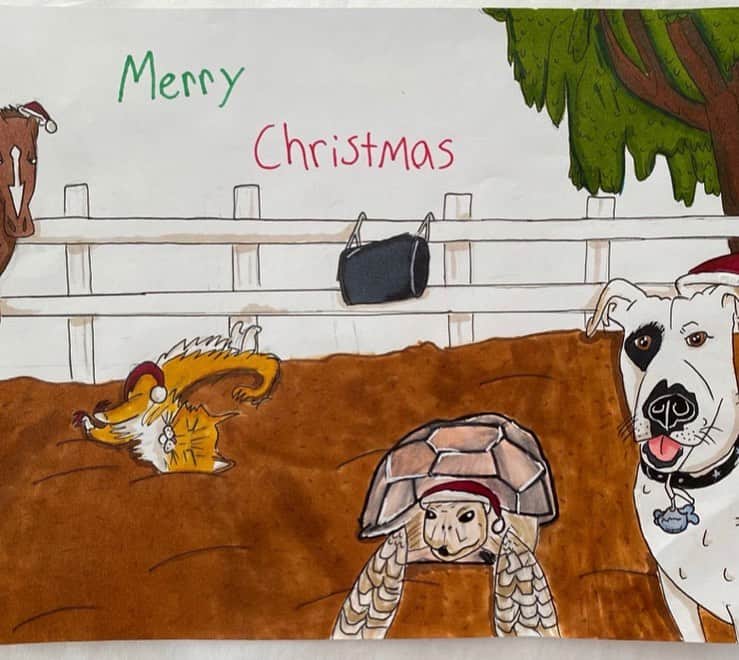 リー・トンプソンのインスタグラム：「Hello friends. I wish you a very #merrychristmas  and #happy-holidays!! I am sending you love and hopes for a beautiful new era. Of kindness,  consideration, tolerance, ingenuity, and the return of common decency.  Thank you for your humanity and dignity in getting thru this tough time. I pray outs time to reach our sanitized hands out to each other.  And please keep up the mask wearing  and distancing. Because it’s almost over and we need each other  To keep fighting the good fight. Blessings  And thank you for the lovely #fanart of my crazy wonderful animals.」