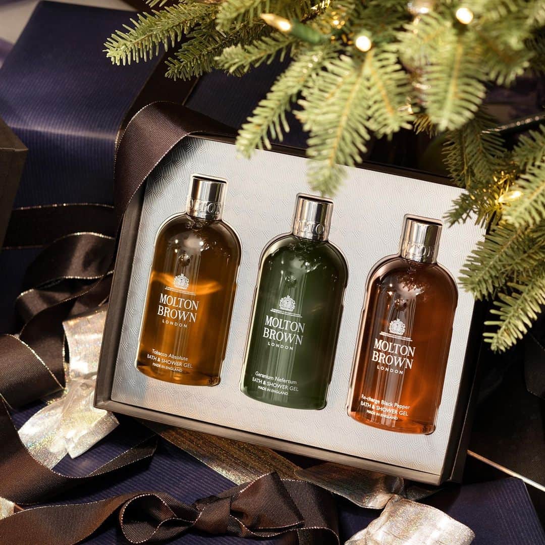 モルトンブラウンのインスタグラム：「Merry Christmas; may your spirits be bright. Warm wishes, from all of us at Molton Brown.」