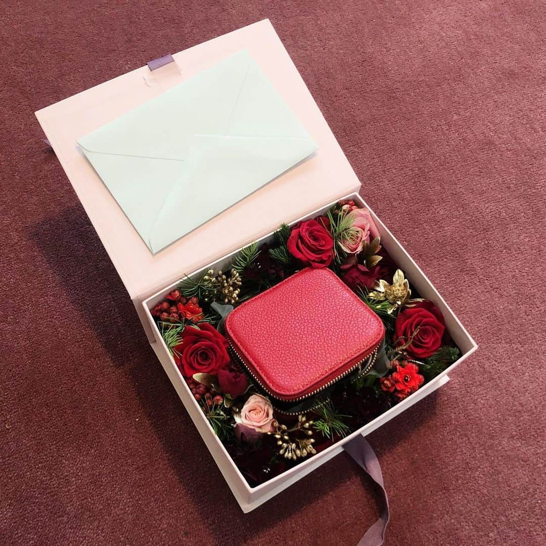 ハニさんのインスタグラム写真 - (ハニInstagram)「Beautiful Christmas present from @monicavinader_korea 💝🎄🌟」12月25日 18時10分 - ahnanihh