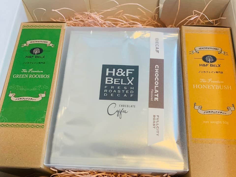 DJ ATSUのインスタグラム：「サキありがとう‼︎﻿ ﻿ H&F BELXのティーセット﻿ 奥さんの口に合うようで、毎日のように飲んでます♪ オレは極力飲まないように我慢してます。﻿ ﻿ ほんとありがとうね‼︎」