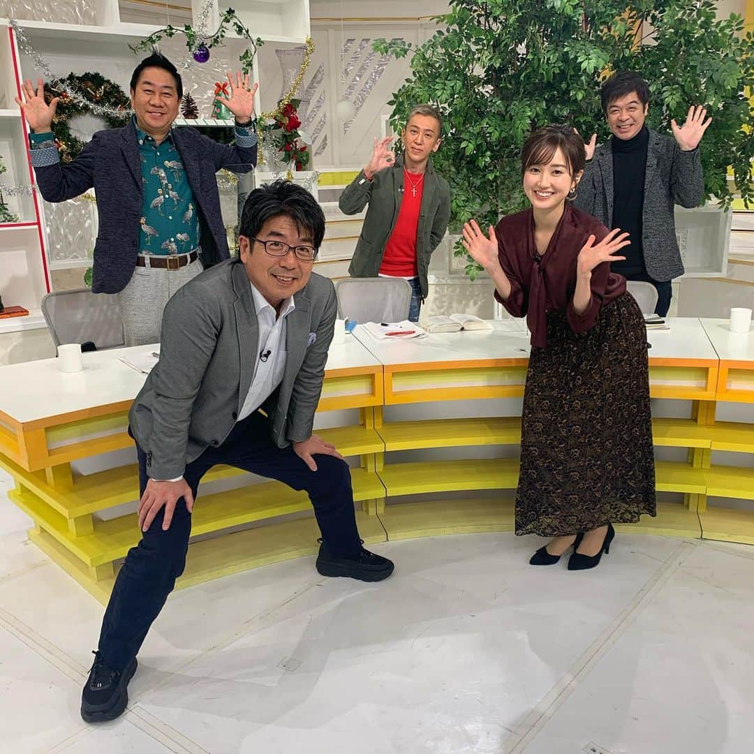 テレビ西日本「ももち浜ストア」さんのインスタグラム写真 - (テレビ西日本「ももち浜ストア」Instagram)「本日は今年最後のオンエアでした！ 1年間、ありがとうございました😊❤️  2枚目の写真はロケ中のアキラくんです！  来年は4日から放送開始です！ 来年のももち浜ストアもよろしくお願いします☺️  #ももち浜ストア #福岡 #高橋巨典 #浜﨑日香里 #花田伸二 #高田課長 #樋口隆男」12月25日 18時23分 - momochihamastore8