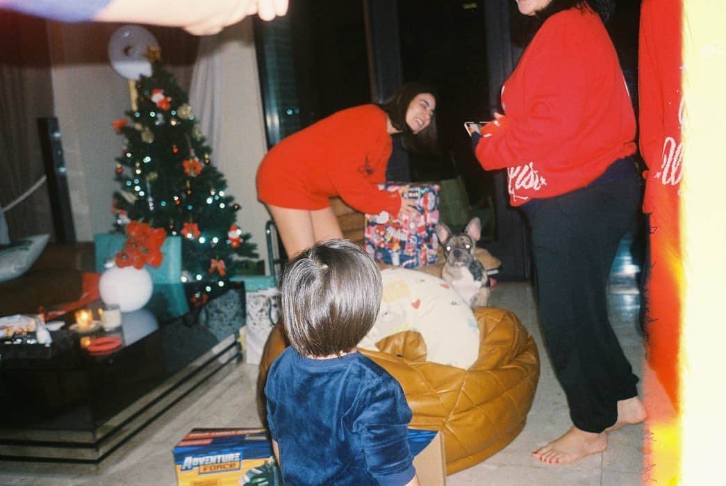 キンバリー・アン・ウォーテマス・ティアムシリさんのインスタグラム写真 - (キンバリー・アン・ウォーテマス・ティアムシリInstagram)「Merry Christmas 2020🎄✨ and I got uncle Steves present Again! lol we miss you uncle Steve! get well soon naka ❤️」12月25日 18時25分 - kimmy_kimberley