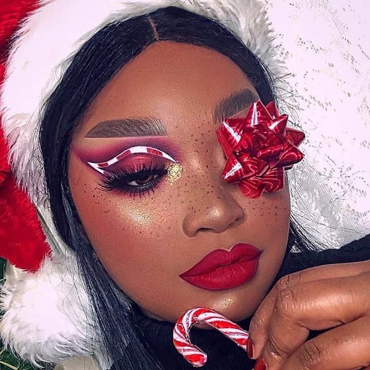 NYX Cosmeticsさんのインスタグラム写真 - (NYX CosmeticsInstagram)「We hope your day is filled with presents & peppermints ❤️ @itsashleygram is the definition of festive with this #holidaymakeup 🎁 She makes her look pop with our Jumbo Eye Pencil in 'Milk' ✨ • #icedathome #nyxcosmetics #nyxprofessionalmakeup #crueltyfreebeauty」12月26日 3時59分 - nyxcosmetics
