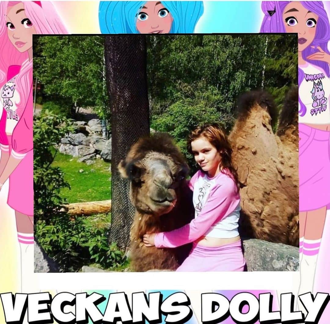 ドリー・スタイルさんのインスタグラム写真 - (ドリー・スタイルInstagram)「Veckans Dolly är: @yassforsling Stort grattis! 🎉 Vill du också bli veckans Dolly? Lägg ut en bild på dig själv och tagga #dollycolorfriday, ni kan uppdatera hela veckan. Vi kollar igenom alla bilder, varje vecka. Puss & lycka till! 💗💙💜 Man behöver inte ha peruk eller Dolly Style kläder för att vara med •  [ Do you want to be the next ”Dolly of the week”? Just post a picture of you and hashtagg #dollycolorfriday, good luck! ] 💗💙💜 #dollystyle #weloveyou」12月26日 3時53分 - dollystyle