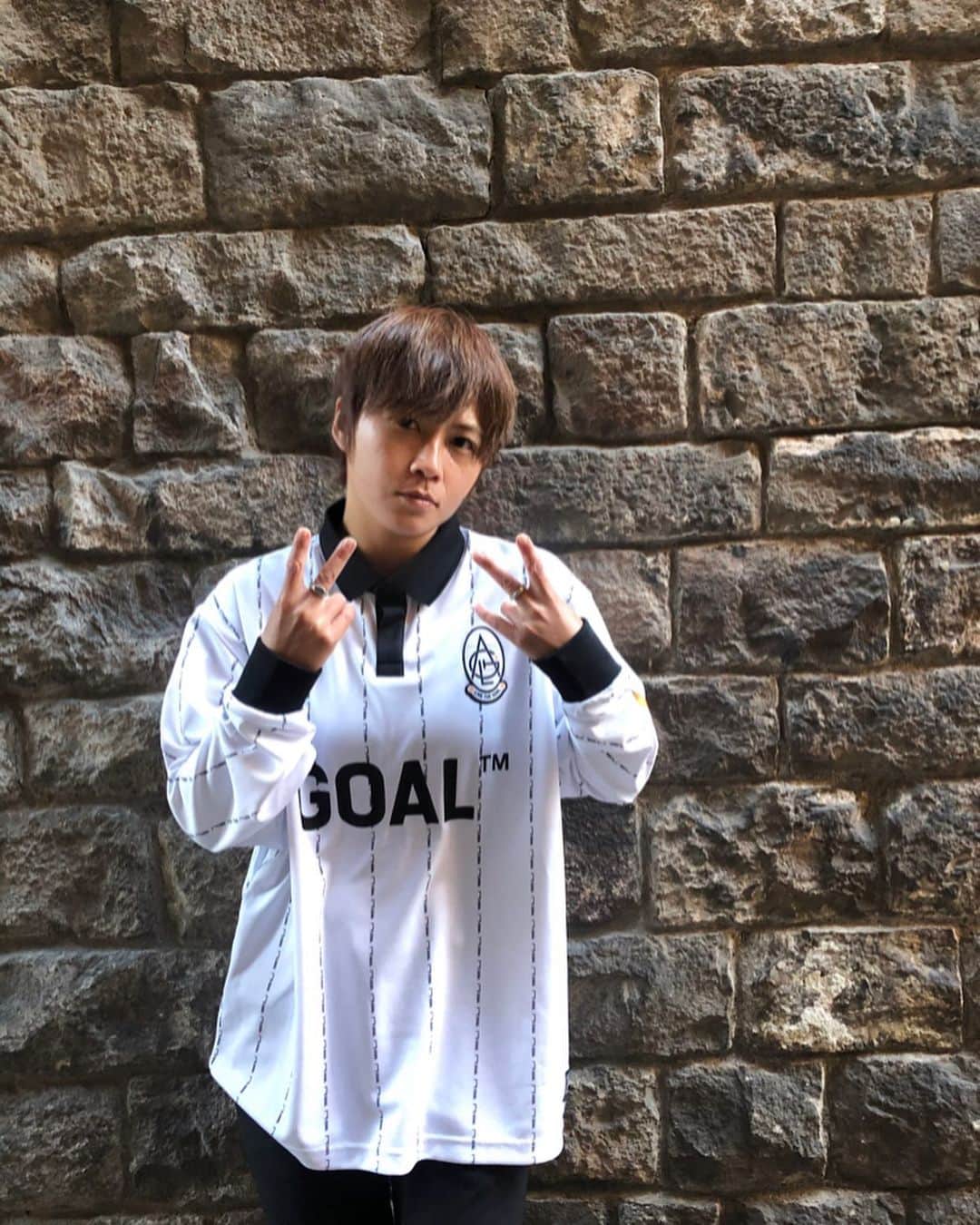 山本摩也のインスタグラム：「.﻿ ﻿ 😗✌🏽🤟🏽⚽️﻿ @goalstudio_japan  ﻿ #クリスマス休暇食べすぎ注意 ﻿」