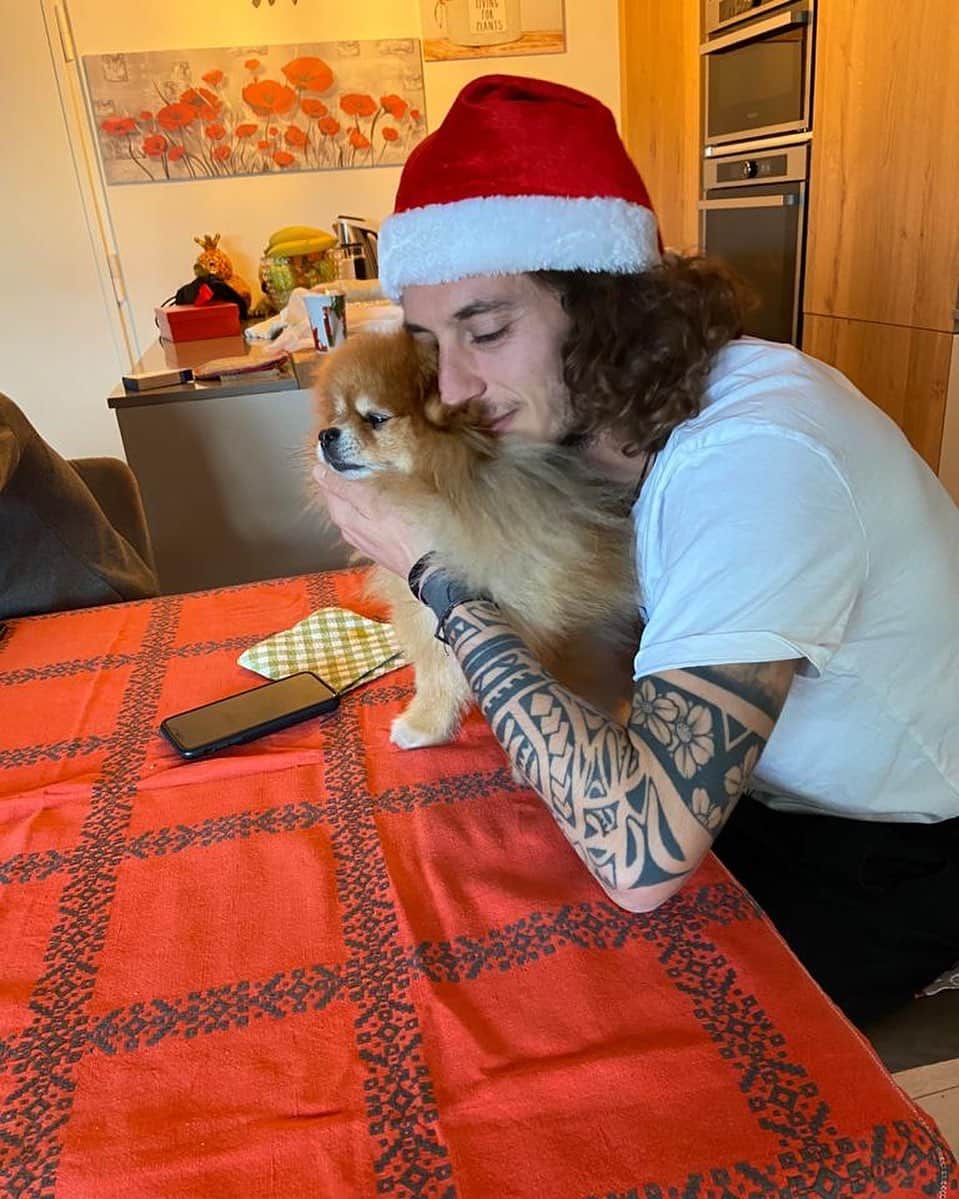 のインスタグラム：「🎅🏻❤️ #home #family」