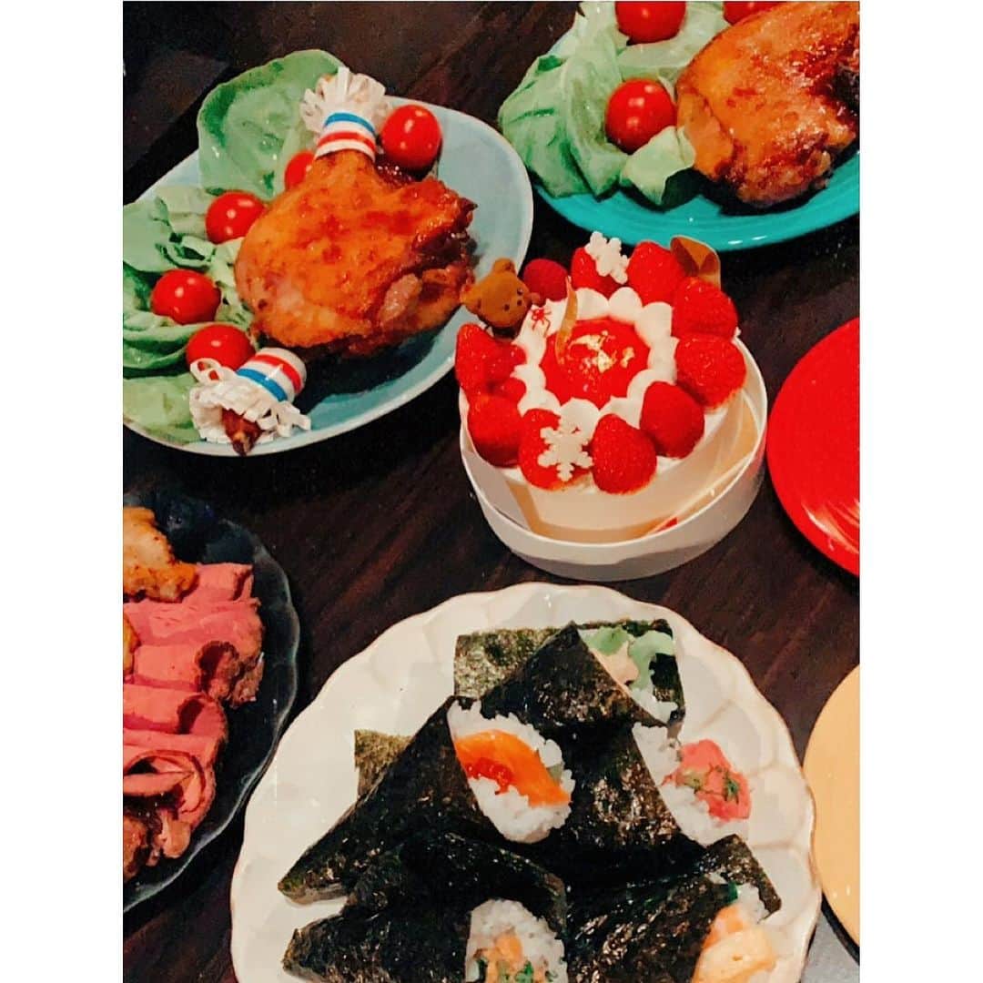 MACOのインスタグラム：「🍣🎂❤️」