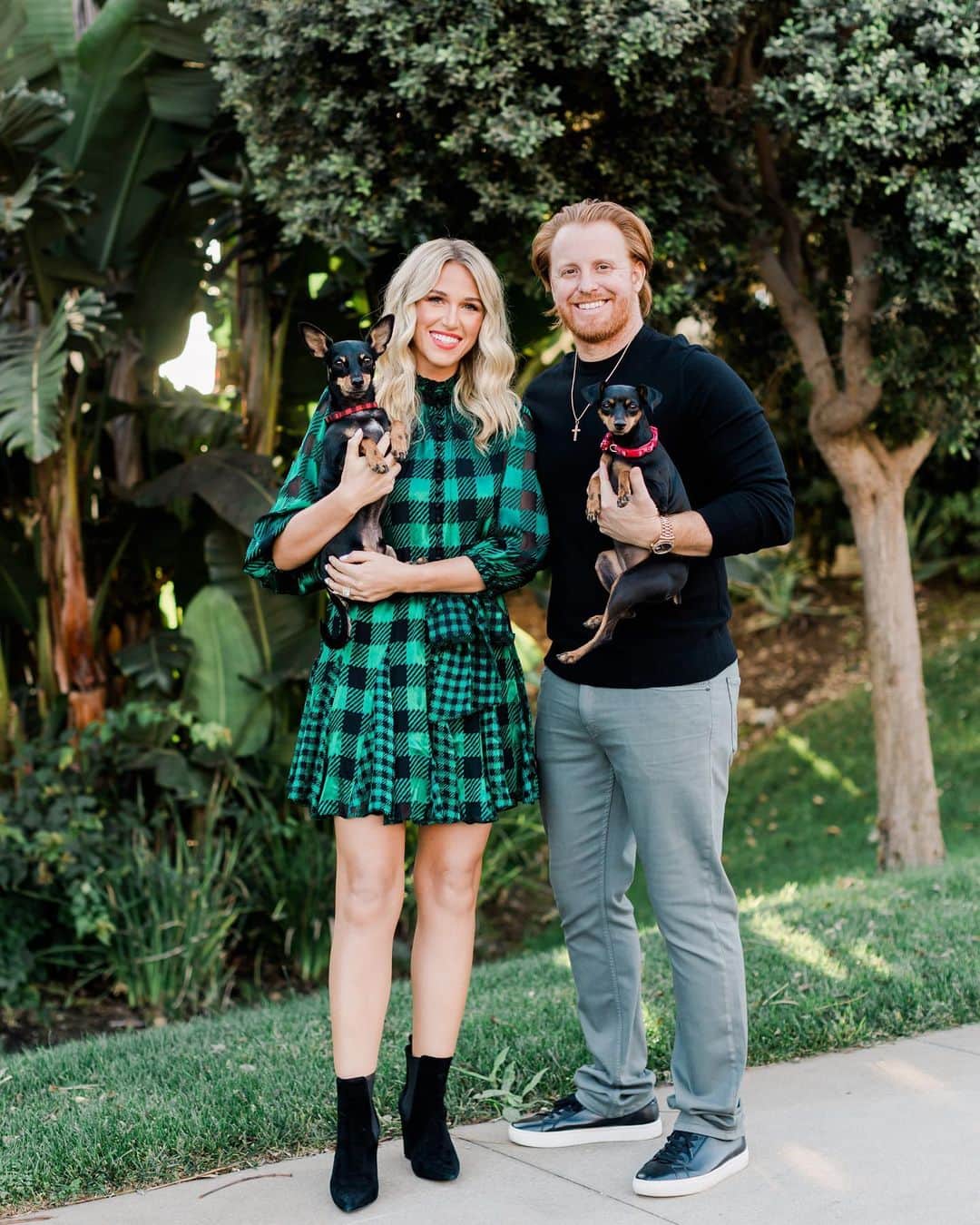 ジャスティン・ターナーのインスタグラム：「🎄Merry Christmas from The Turners!!!🎄」