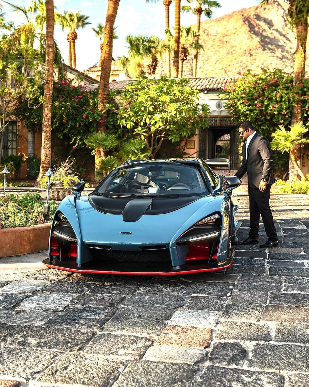 CarsWithoutLimitsさんのインスタグラム写真 - (CarsWithoutLimitsInstagram)「Merry Christmas 🎄& Happy Holidays 🥂to all the car lovers from @kinglv1 !!  #mclarensenna#merrychristmas」12月26日 5時11分 - carswithoutlimits