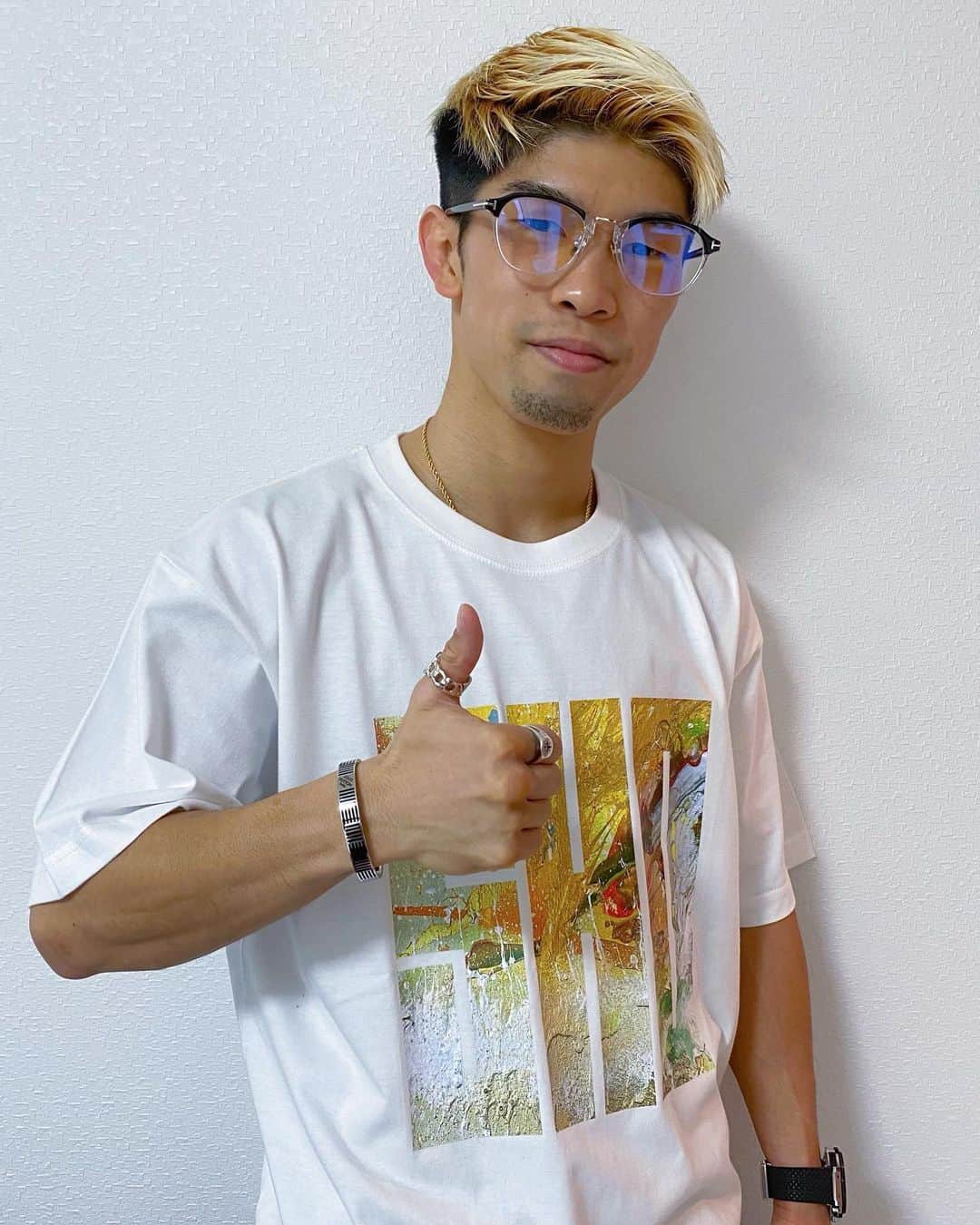 田中恒成のインスタグラム：「・ 木村翔 × 丸橋聡 × rscproducts トリプルコラボTシャツ届いた。 嬉しい✌︎  SHO T着こなしていこ🟡⤴︎ #木村翔 #丸橋聡 #rscproducts」