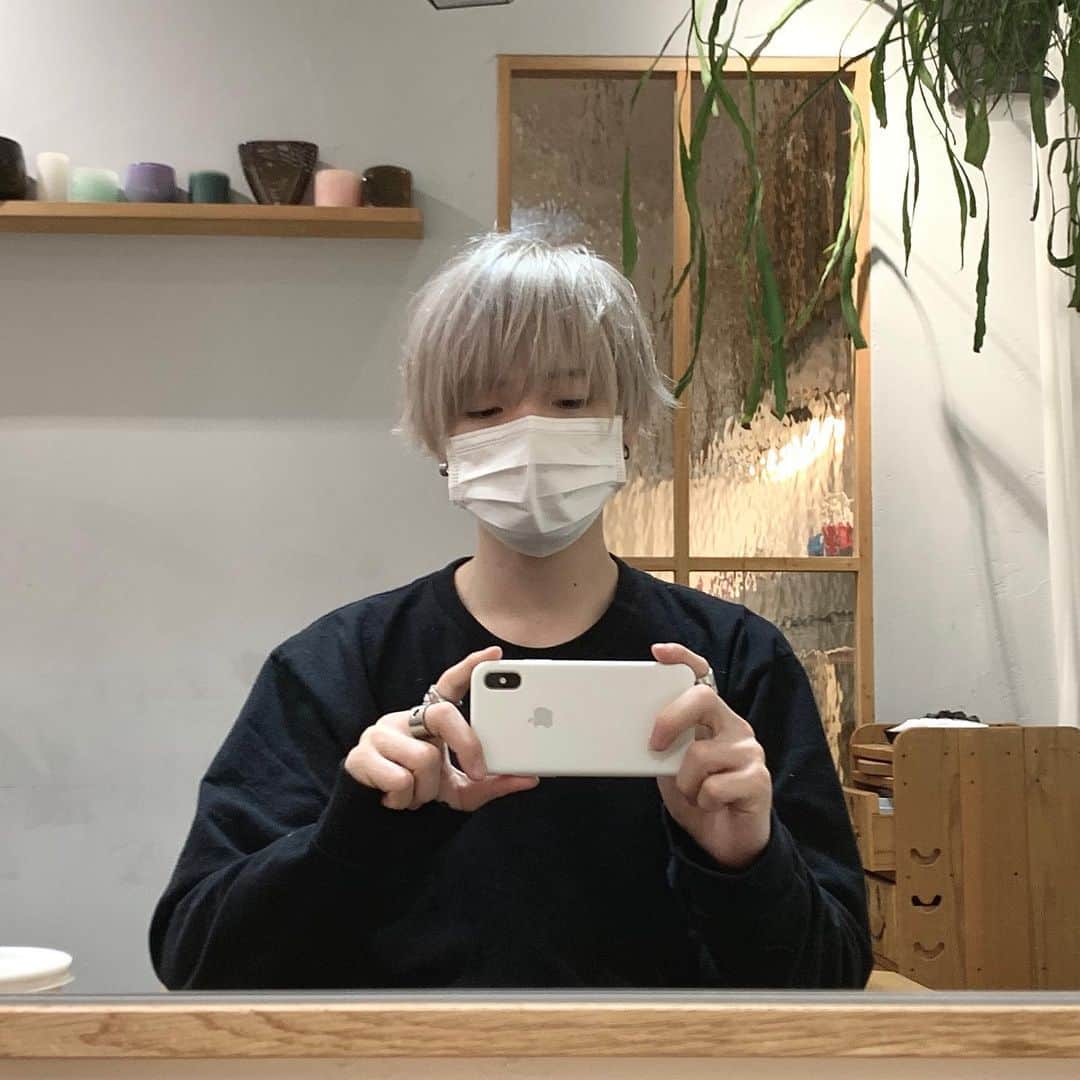 のインスタグラム：「棘。」