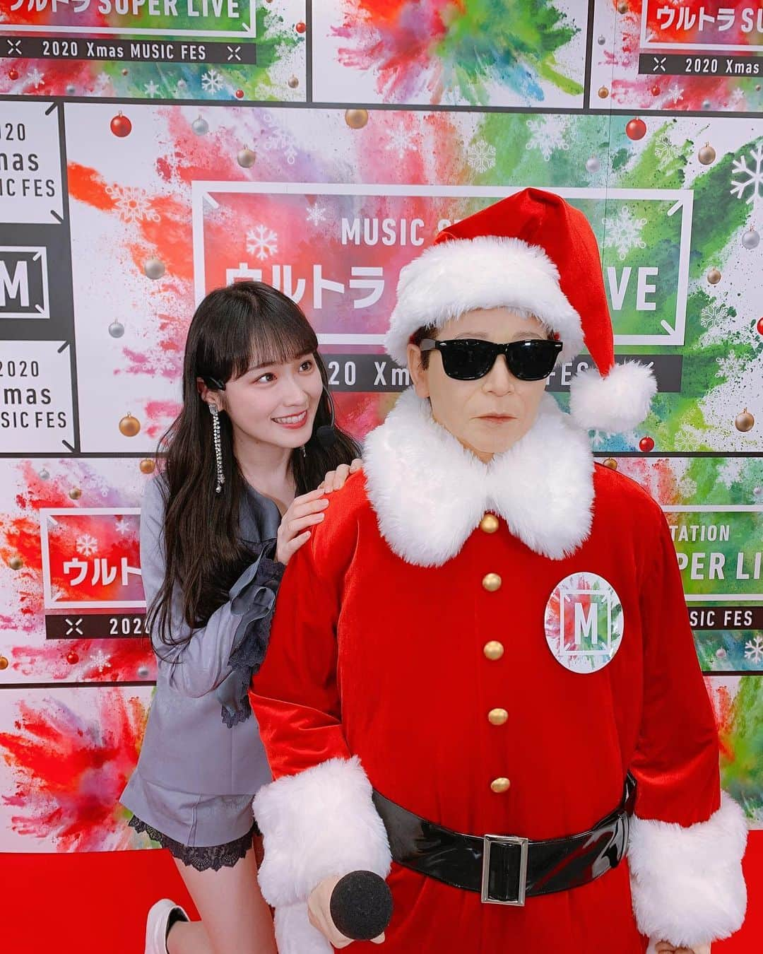 高山一実さんのインスタグラム写真 - (高山一実Instagram)「. タモさんサンタ🎅🏻とお近づきに…  #MステウルトラSUPERLIVE」12月25日 20時27分 - takayama.kazumi.official