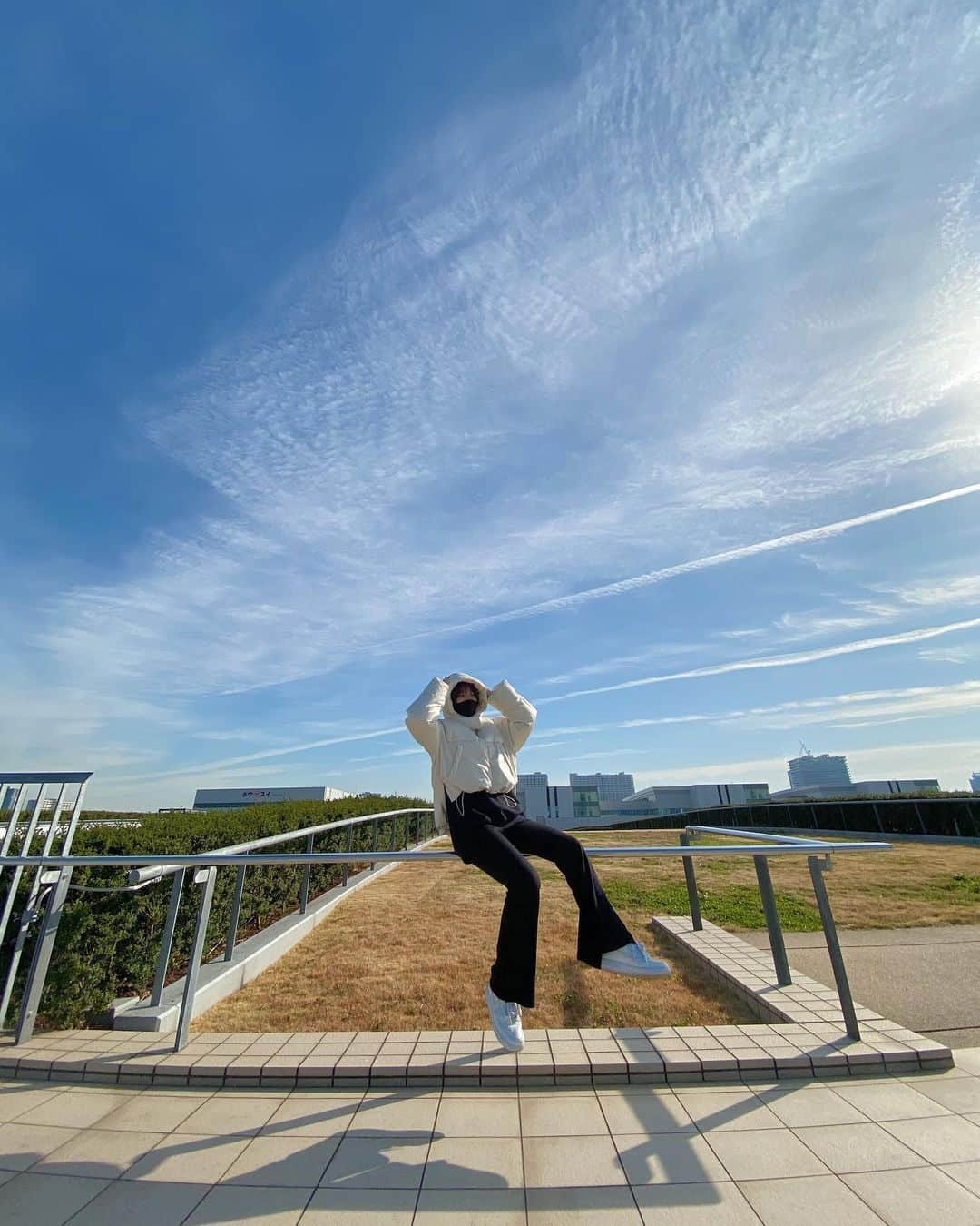 水上京香さんのインスタグラム写真 - (水上京香Instagram)「映えた日🤸‍♀️🍃 今日は終日室内撮影で、クリスマス感のない写真ですが、、 皆様、素敵なクリスマスをお過ごしください🎅🎄 #tokyonobody #merrychristmas2020 #水上的私服事情」12月25日 20時32分 - kyokaminakami_official