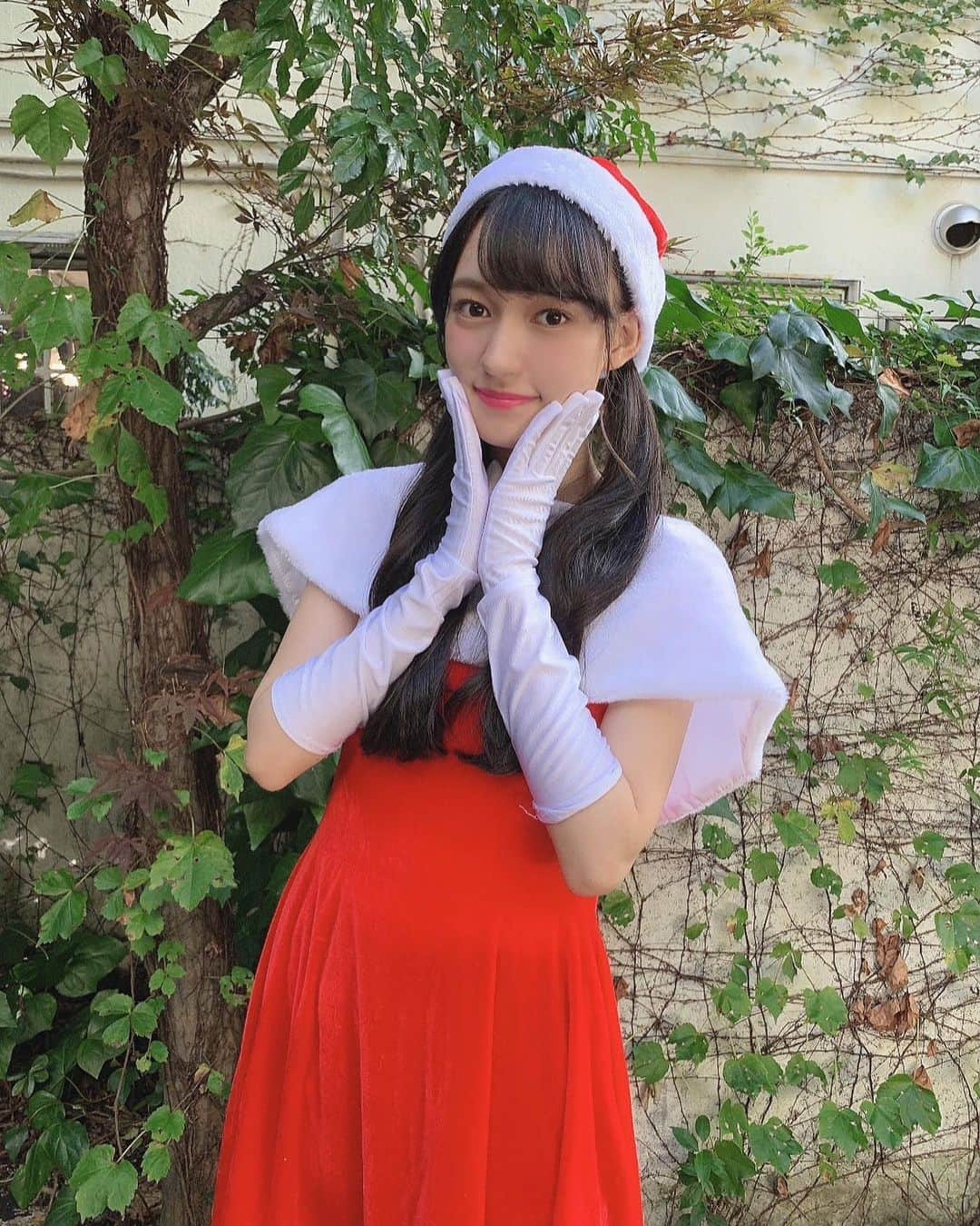 村星りじゅ（ukka）さんのインスタグラム写真 - (村星りじゅ（ukka）Instagram)「┈┈⿻*.· ﻿ ‪˖* Merry X'mas* ˖* ‬ 撮影のときに着ました✨🎄﻿ ﻿ #クリスマス#christmas#Xmas﻿ #ukka#村星りじゅ」12月25日 20時35分 - riju_murahoshi