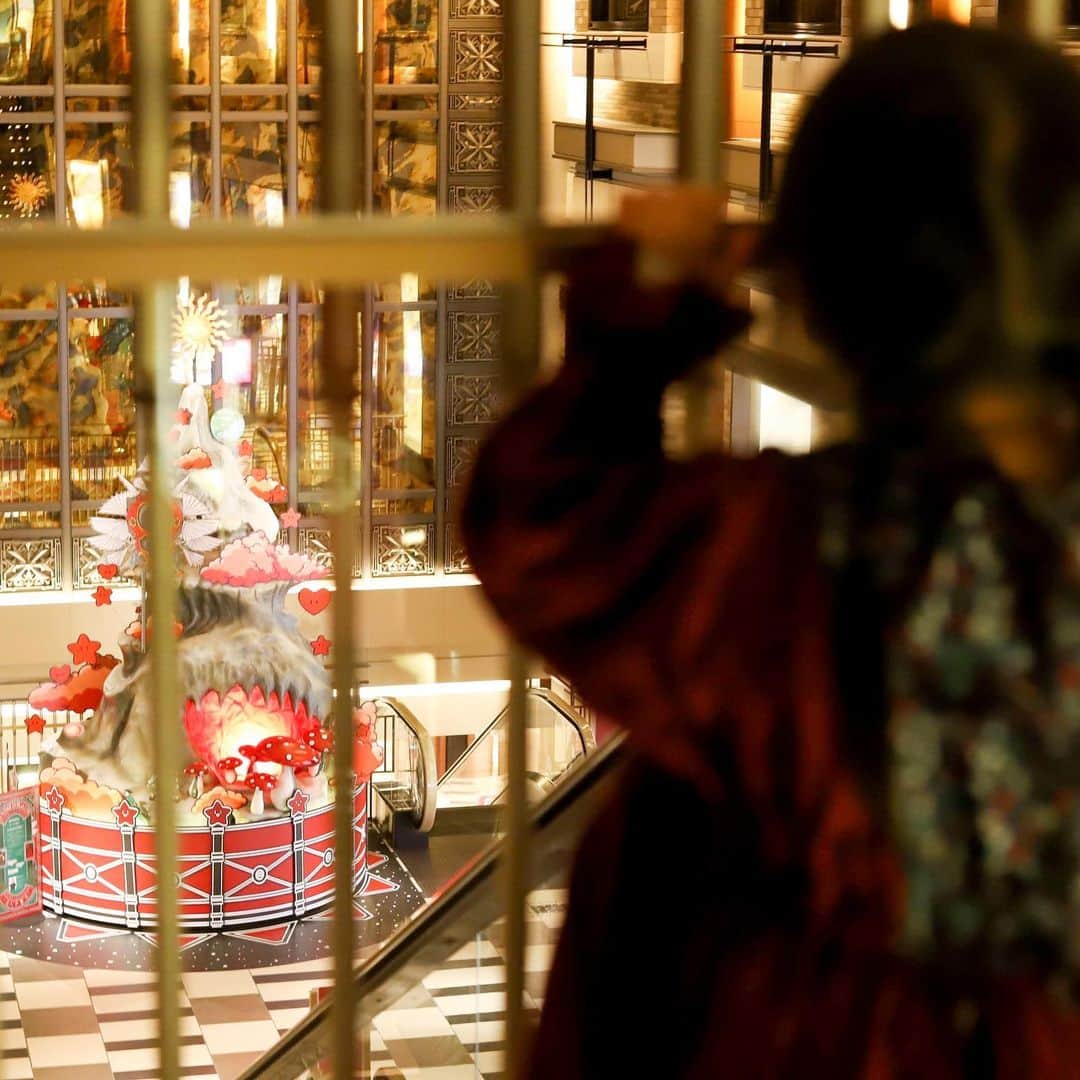 スマホの写真が売れちゃうアプリ「スナップマート」さんのインスタグラム写真 - (スマホの写真が売れちゃうアプリ「スナップマート」Instagram)「【受賞作品発表】ハービス「HERBIS CHRISTMAS」アンバサダー﻿ ﻿ いつもスナップマートをご利用いただきありがとうございます。ハービス「HERBIS CHRISTMAS」アンバサダー受賞作品を発表します🎄﻿ ﻿ ﻿ 今回は「ハービスPLAZA/PLAZA ENT」のアート空間などの魅力を伝えられる写真収集と情報発信をしていただくためにアンバサダーを募集しました。﻿ ﻿ たくさん集まった応募者から選ばれた30名をアンバサダーに任命し、ハービスで楽しむクリスマスの様子を撮影しに行っていただきました📷﻿ ﻿ アンバサダーの皆様にはテーマに合わせて撮影&コンテスト応募、そして、Instagramでハービスへ行った感想などを発信していただきました！﻿ ﻿ ﻿ ＼受賞作品15作品を紹介します／﻿  👑ハービスクリスマス×人物賞  ﻿ 🎗素敵な写真賞﻿ ﻿ ern1606mytさん（ @aneniyy ） ﻿ sakitty58さん（ @sakitty0508 ）﻿ ﻿ kishicame77さん（ @kikki_731 ）﻿ ﻿ ainoteさん（ @___m1nstagram214 ） ﻿ enegori4642さん（ @impact4642 ）﻿ ﻿ 🎗魅力的なSNS投稿賞﻿ ﻿ ka__oriさん（ @hanah_iraku ）﻿ ﻿ mayuchannel65さん（ @mayuchannel65_photo ） ﻿ toripenphotoworkさん（ @toripen1photo ）  👑ハービスクリスマス賞  ﻿ 🎗素敵な写真賞 ﻿ yukamama35bloodさん（ @yukamama35blood ）﻿ ﻿ umibouzuさん（ @tk.bh.0607 ） ﻿ yukaoo0ooさん（ @yukaoo0oo ）﻿ ﻿ marin315さん（ @camel8326 ） ﻿ gachapicさん（ @gachapic ） ﻿ 🎗魅力的なSNS投稿賞﻿ ﻿ palette-colorさん（ @clew_color ）﻿ ﻿ coropisさん（ @__.nanacoro ） ﻿ ﻿ 今回のアンバサダーコンテストで集まった全ての作品は454枚！﻿  アンバサダーで集まった全ての写真は、主催企業様に納品し、SNSや広告物に利用される予定です。﻿ ぜひチェックしてみてくださいね！﻿ ﻿  #フォトコンテスト #写真を撮るのが好き﻿ #置き画くら部﻿ #カスタマイズエブリデイ﻿ #物撮り﻿ #カメラ好きな人と繋がりたい﻿ #写真好きな人と繋がりたい﻿ #アンバサダー﻿ #snapmart﻿ #ハービスクリスマス﻿ #ハービスプラザ﻿ #ハービスエント」12月25日 20時41分 - snapmart.jp