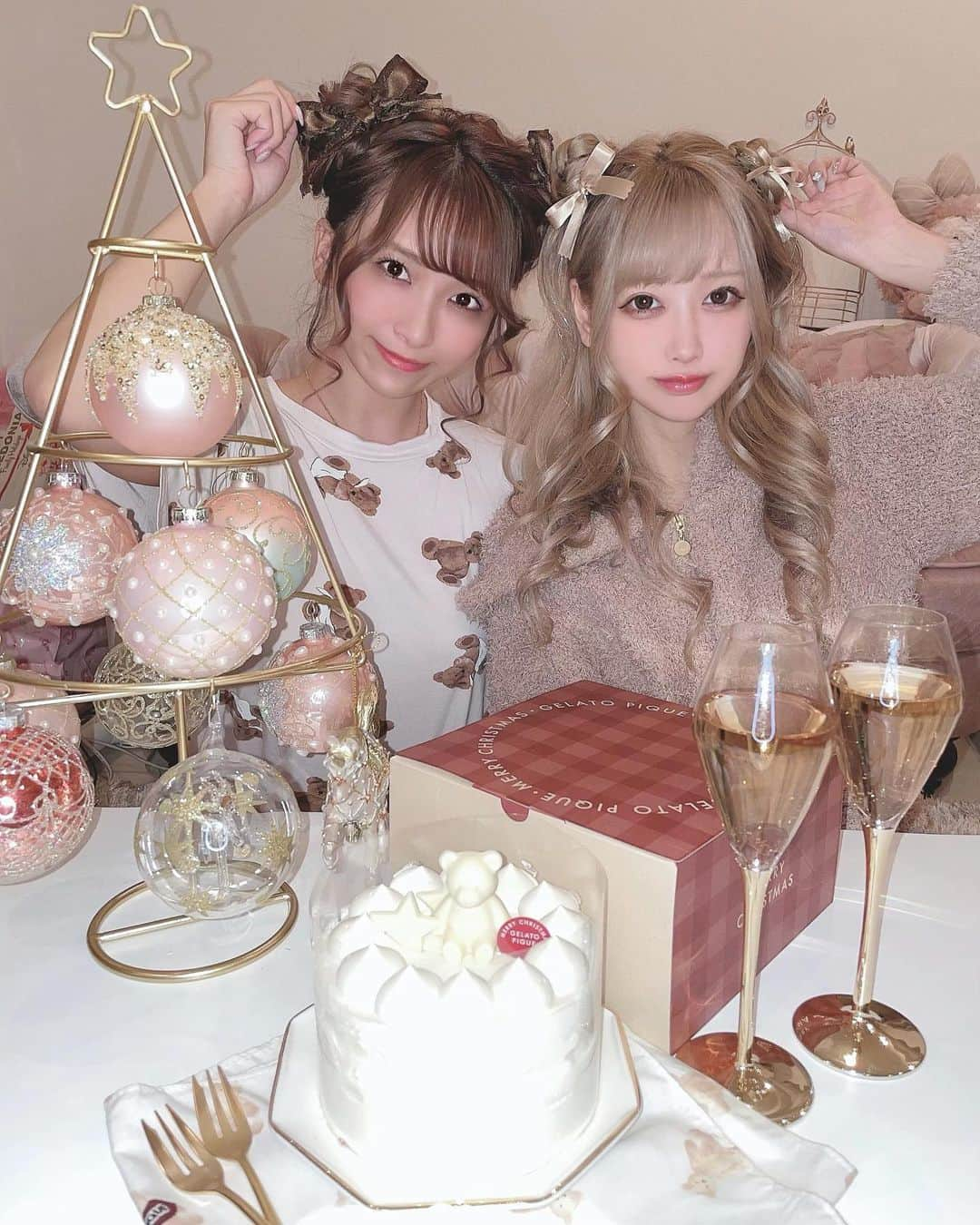 長嶋優里さんのインスタグラム写真 - (長嶋優里Instagram)「♡ ． ゆゆぼんでジェラピケクリスマス🧸🍒🎄🎂 ． ． ． #gelatopique #ジェラートピケ #ジェラピケ #クリスマス #クリスマス女子会 #xmas #christmas #ケーキ #クリスマスケーキ #くまさんヘアー #クマヘアー #ヘアアレンジ  #francfranc  ． ♡」12月25日 20時45分 - yuyu__kakaka