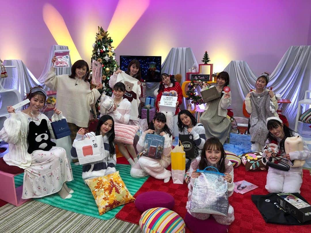 高城れにさんのインスタグラム写真 - (高城れにInstagram)「メリークリスマス🎁🎅！  クリスマスはみんなが幸せじゃなきゃいけないんだって！ みんなが幸せでありますように💜」12月25日 20時52分 - takagireni_official