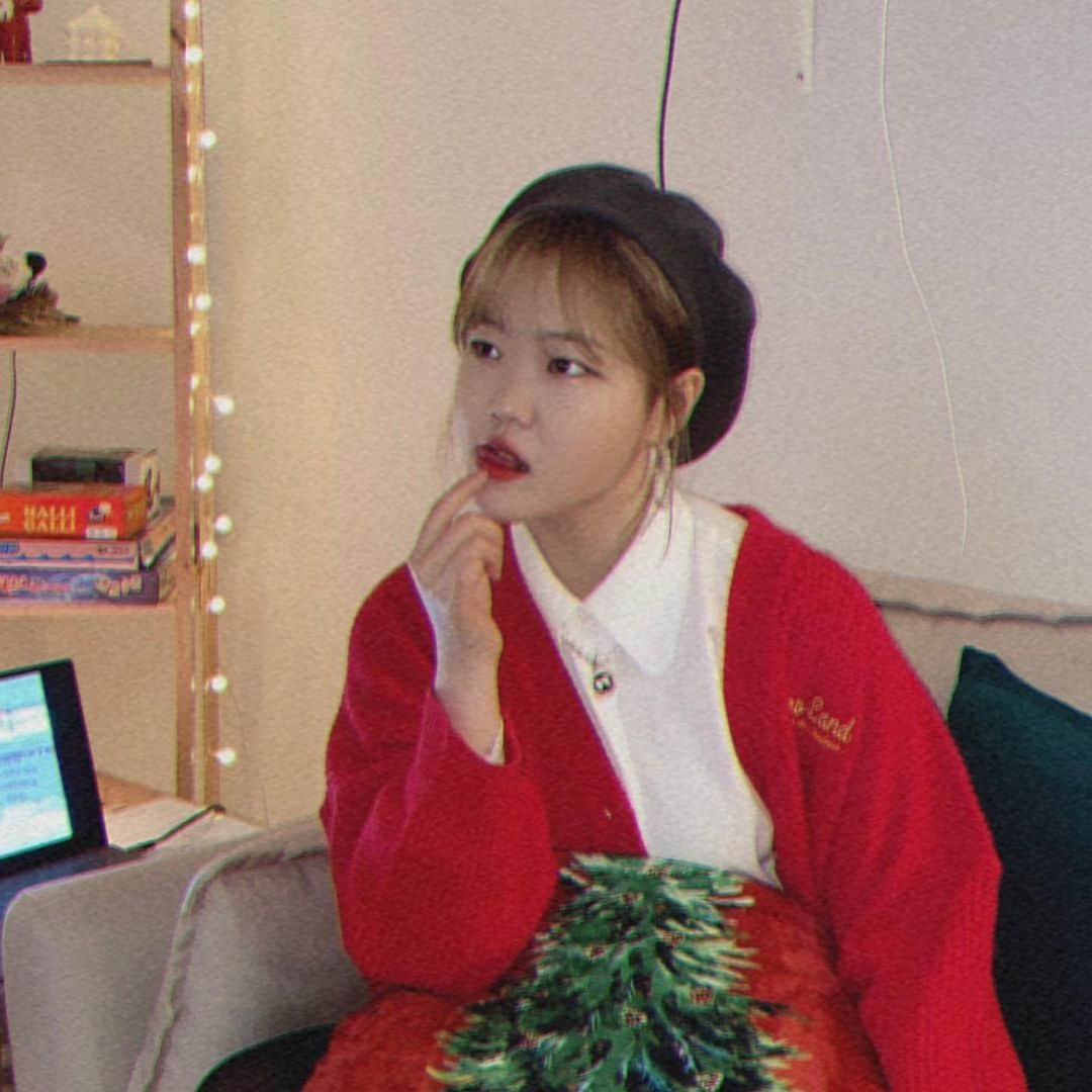 スヒョンさんのインスタグラム写真 - (スヒョンInstagram)「❤️🎄메리크리스마스🎄❤️」12月25日 20時47分 - akmu_suhyun