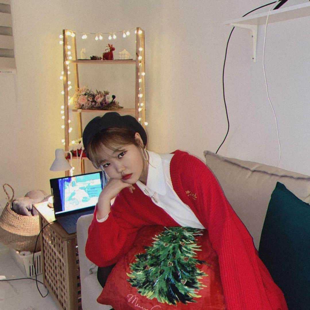 スヒョンさんのインスタグラム写真 - (スヒョンInstagram)「❤️🎄메리크리스마스🎄❤️」12月25日 20時47分 - akmu_suhyun