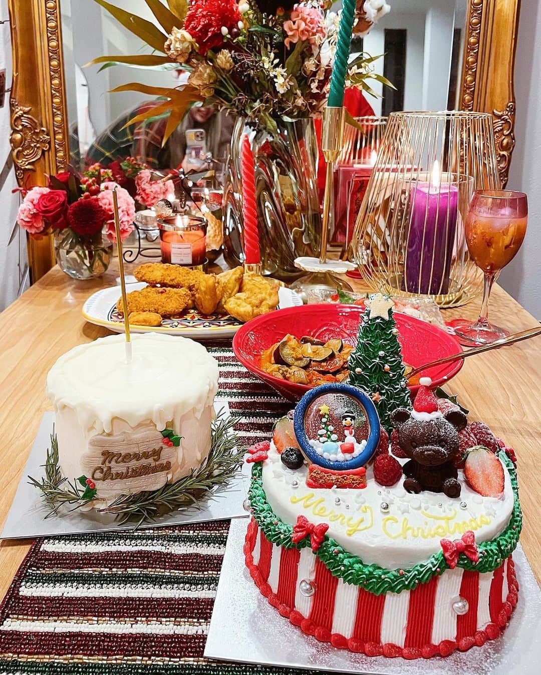 ソンイのインスタグラム：「🎂🎄🎅🏼🌹🎁」